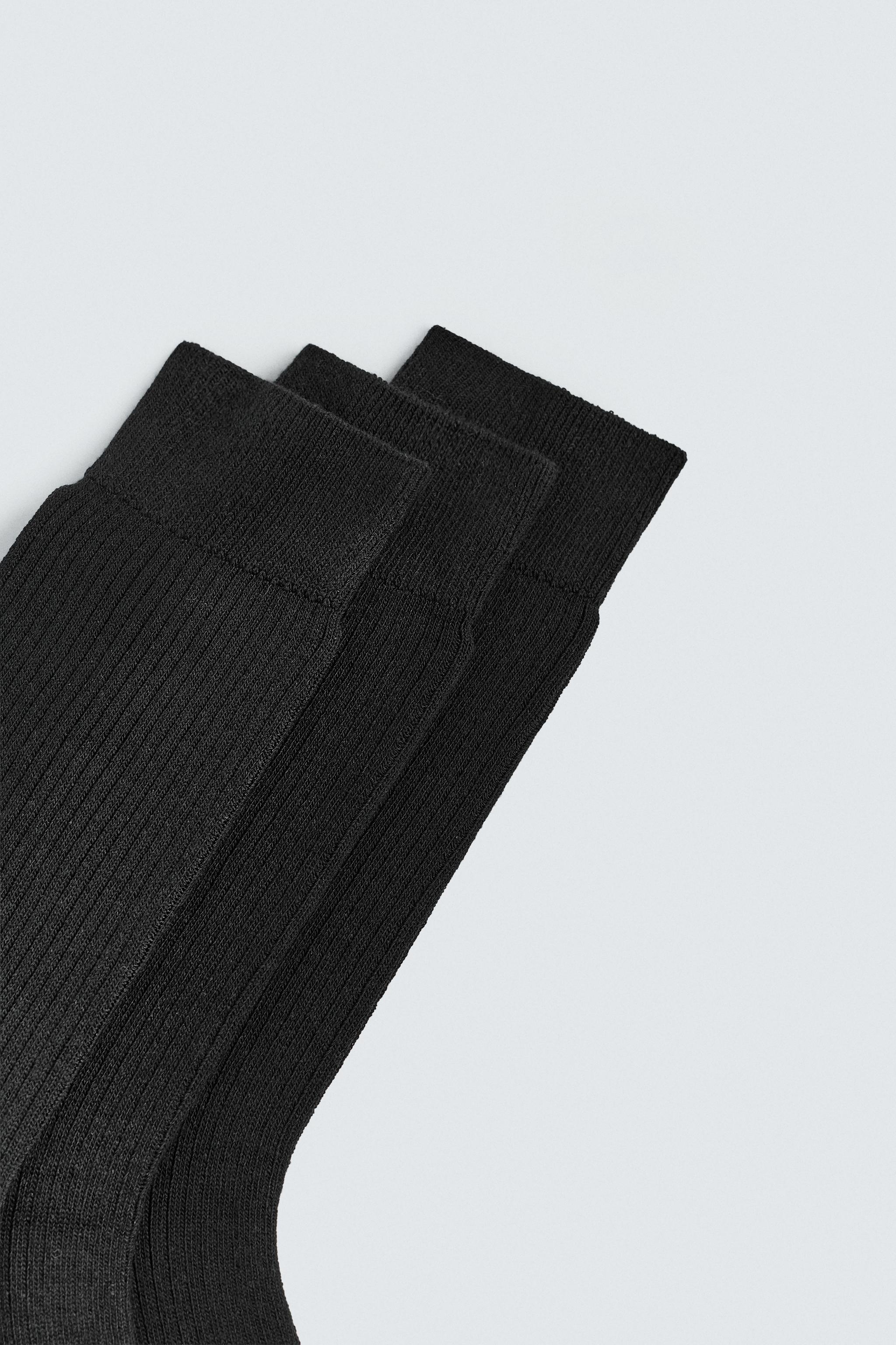 THREE-PACK OF RIBBED SOCKS